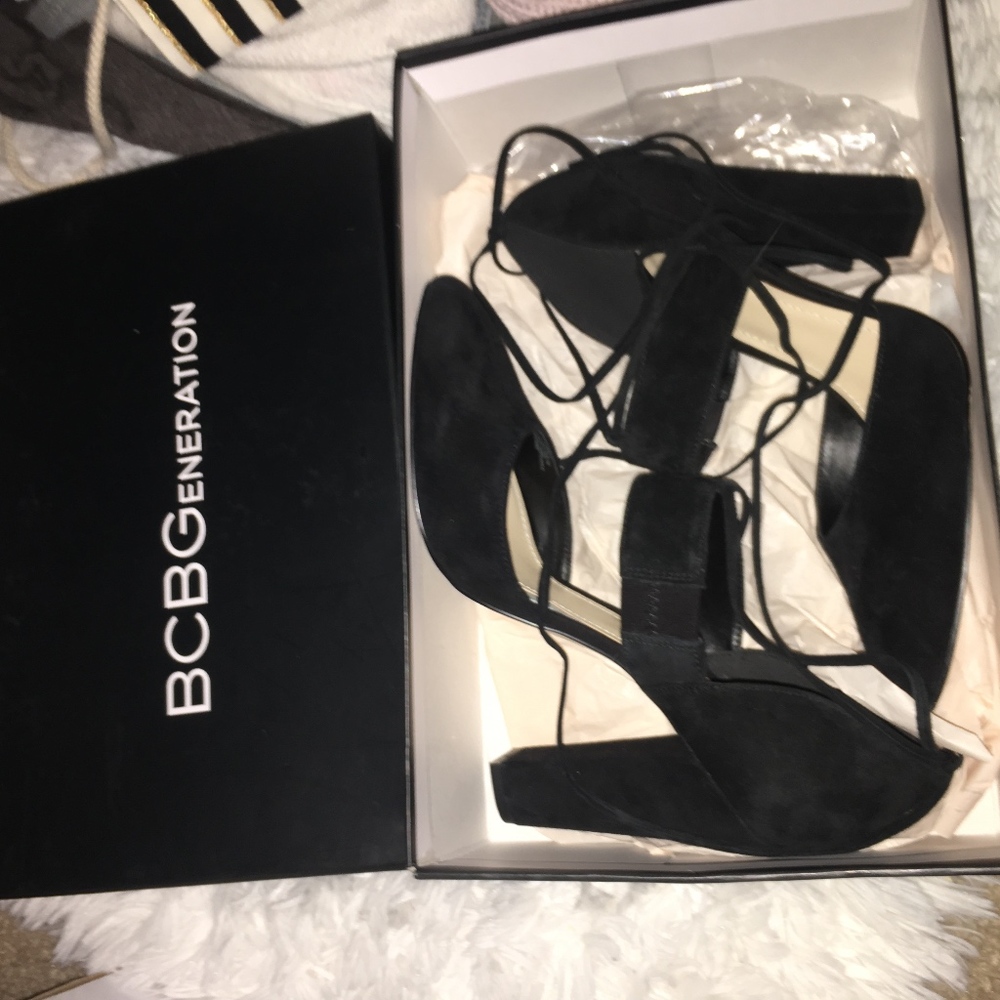 BCBG Heels 8.5 WORN ONCE GREAT CONDITION